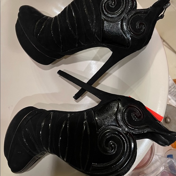 BRIAN ATWOOD Black Suede And Patent Leather Textured Bootie Size 37 - Picture 3 of 15